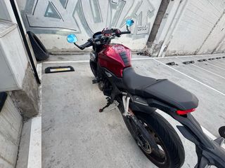 Honda CB650R 2019 Roja y Negra