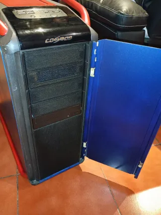 Pc gaming torre cooler master cosmos.