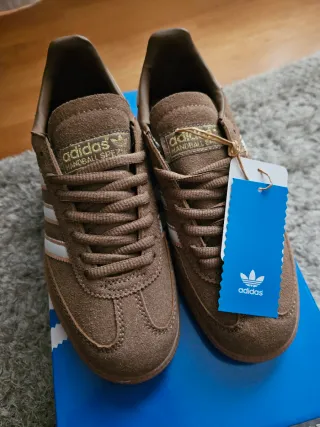 Ténis Adidas Spezial Castanho e Bege 36