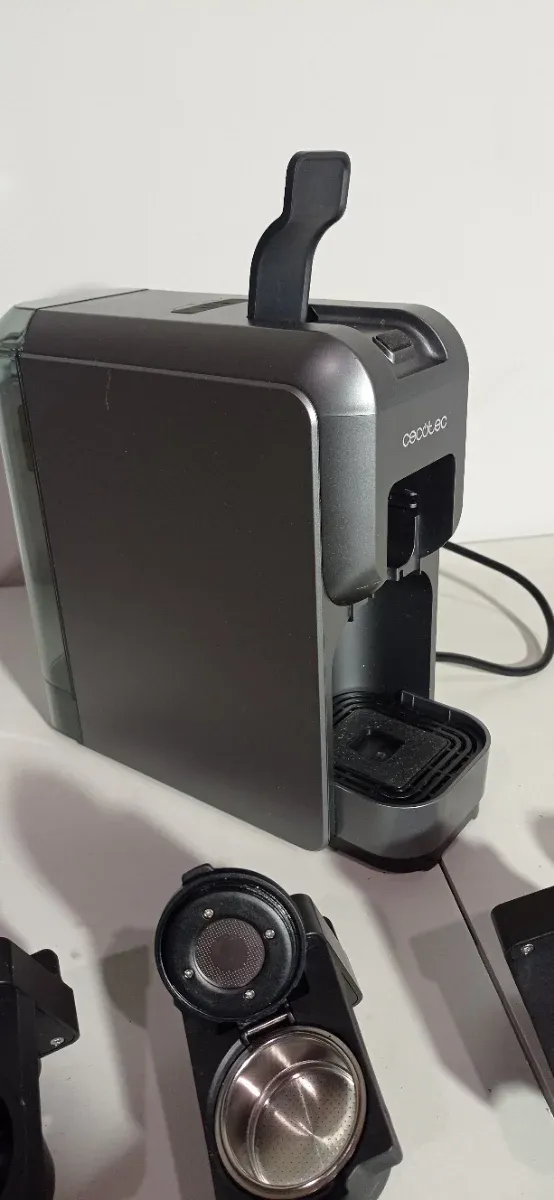 Cafetera Cecotec Cápsulas (PIEZAS O REPARAR)