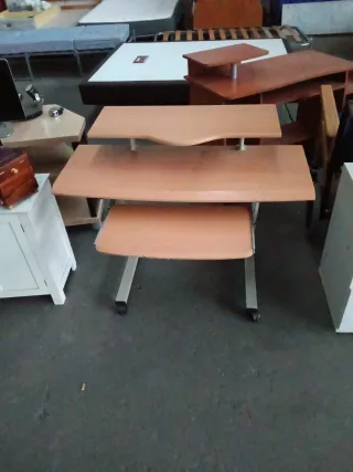 Escritorio madera y metal