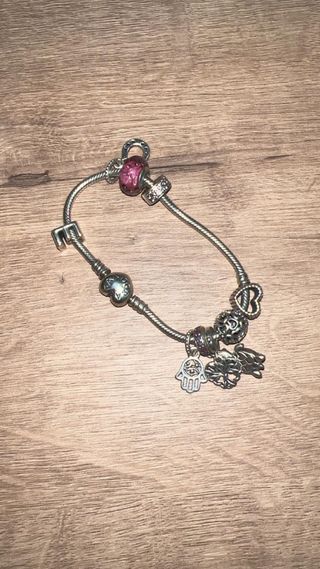 Pulsera Pandora con charms