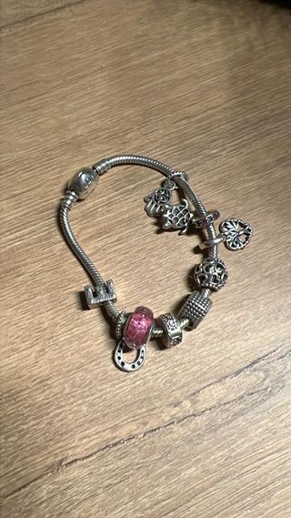 Pulsera Pandora con charms