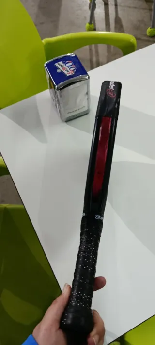 Pala de pádel Bullpadel xplo