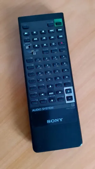 EQUIPO DE MÚSICA SONY V702