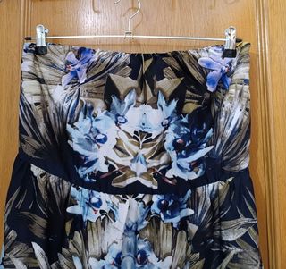 Vestido largo palabra de honor estampado tropical