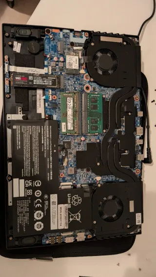 Portátil Medion Erazer P60i i5 24gb RTX 4060 1tb