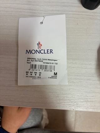 Sudadera Moncler con cremallera y capucha