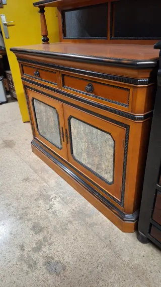 Mueble aparador madera y cristal