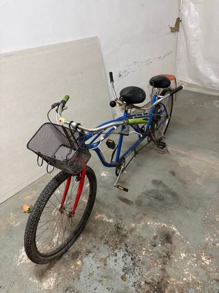 Bicicleta tándem azul