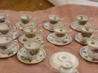 Set 12 Tazzine Porcellana Mesi