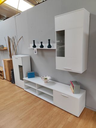 “Muebles salón económico y práctico piso alquiler