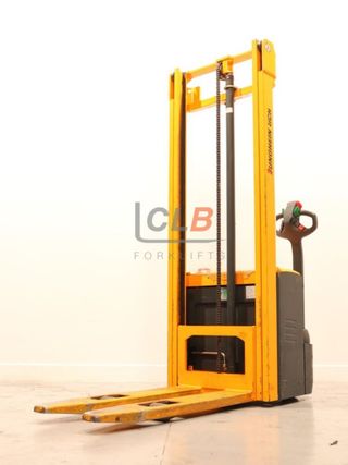 Ref. M-5732 Apilador Eléctrico JUNGHEINRICH EJC 110