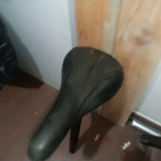 Sillín de bicicleta de carrera negro