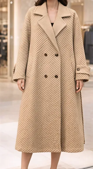 Casaco comprido com padrão listrado