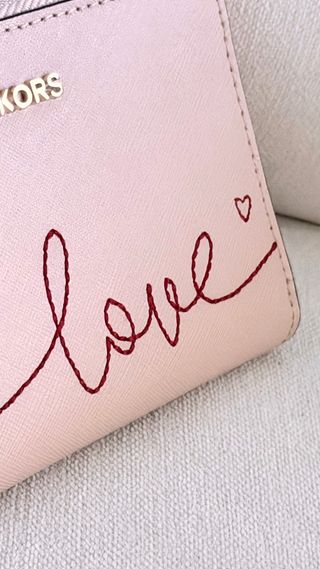 NUEVO. Edición especial. Billetera MK Love 2019