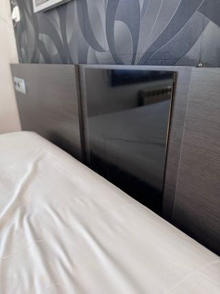 CABECERO CAMA MESITAS ESPEJO HABITACIÓN MATRIMONIO