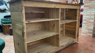 Mostrador de madera de pino