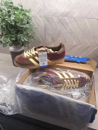Adidas Gazelle Marrón/Rojo