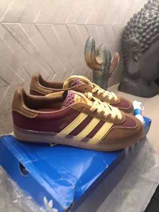 Adidas Gazelle Marrón/Rojo
