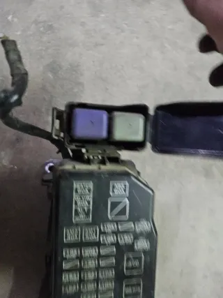 Caja Fusibles Toyota KZJ 90 95