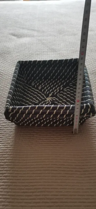 Cesto mimbre cuadrado azul y blanco