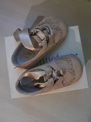 Zapatitos de vestir para bebé color camel