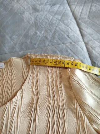 Camiseta manga corta color dorado