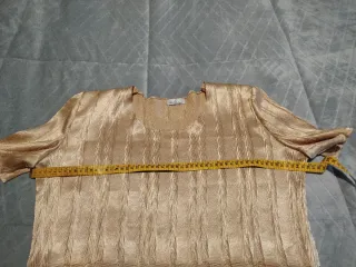 Camiseta manga corta color dorado