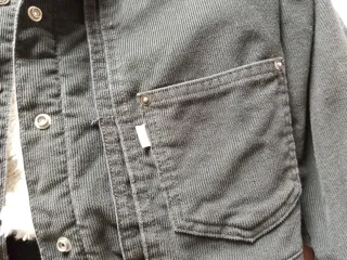 Cazadora pana Levi's negra forro sherpa