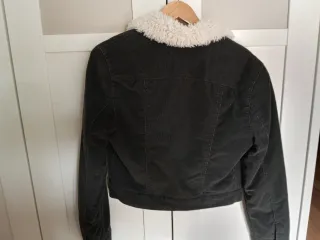 Cazadora pana Levi's negra forro sherpa