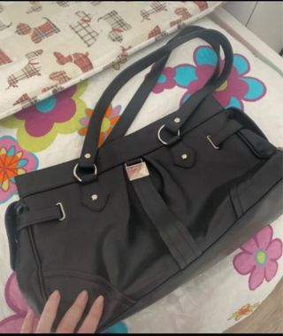Bolso de piel negro