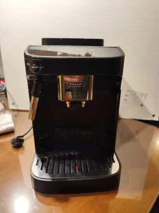 Macchina da caffè Delonghi Magnifica Evo