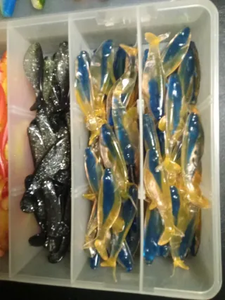 Caja de vinilos para pesca con gran cantidad