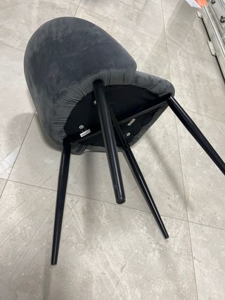 Silla de diseño tapizada en terciopelo