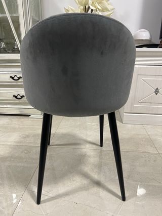 Silla de diseño tapizada en terciopelo