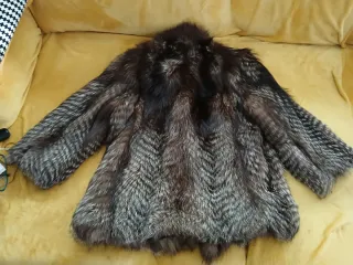 Abrigo de piel natural de zorro negro