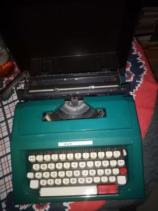 Máquina de escribir Olivetti Lettera 42