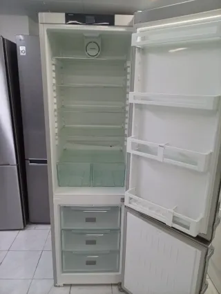 NEVERA MARCA LIEBHERR ACERO INOXIDABLE