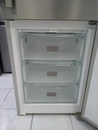 NEVERA MARCA LIEBHERR ACERO INOXIDABLE