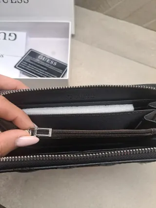 Cartera Guess Negra/Gris