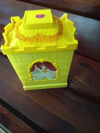 Casa Princesas Disney Amarilla