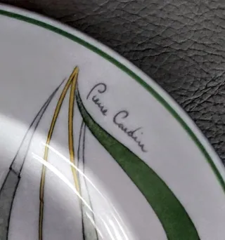 Piatti in porcellana Pierre Cardin