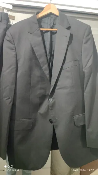 TODO POR 50€  Trajes de  Chaquetas Talla 52 y 54