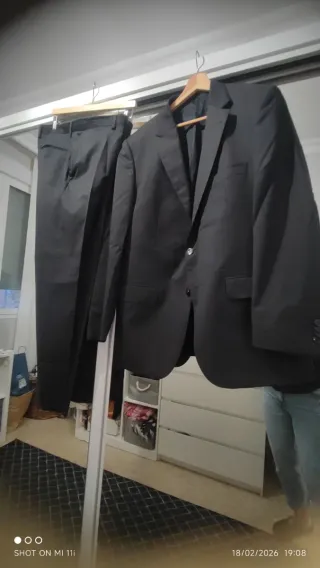 TODO POR 50€  Trajes de  Chaquetas Talla 52 y 54