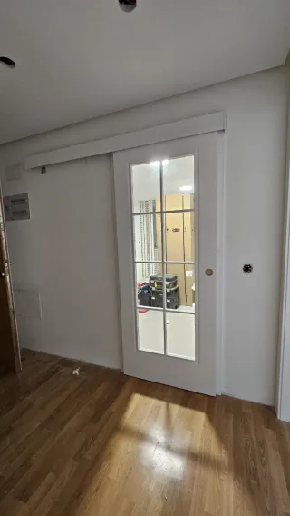 Instalación y montaje de puertas tarima y vinilos