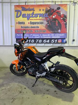 KTM Duke 125 Naranja y Negra