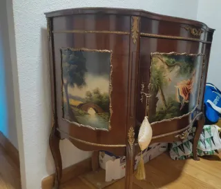 Cómoda estilo Luis XV madera y metal