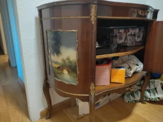 Cómoda estilo Luis XV madera y metal