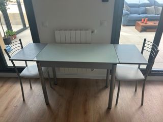 Mesa extensible cocina con 2 sillas